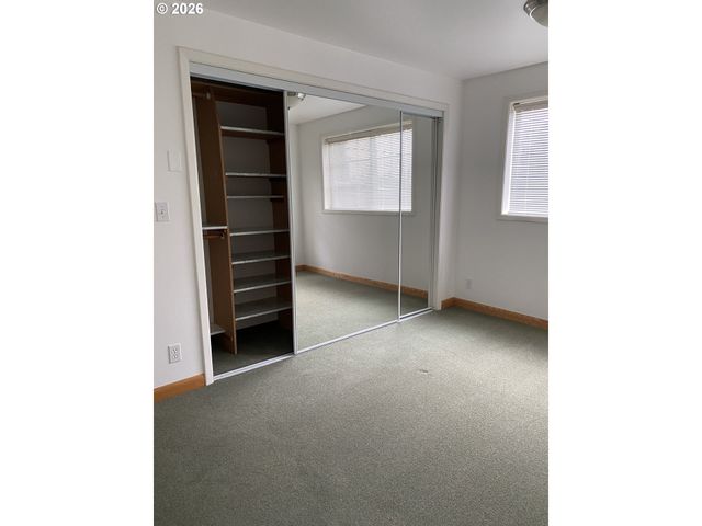 2850 RIVIERA Ct, Springfield, OR 97477