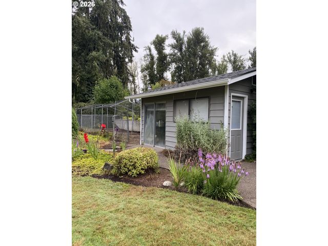 2850 RIVIERA Ct, Springfield, OR 97477