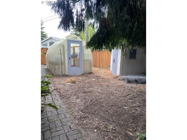 2850 RIVIERA Ct, Springfield, OR 97477