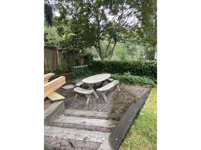 2850 RIVIERA Ct, Springfield, OR 97477