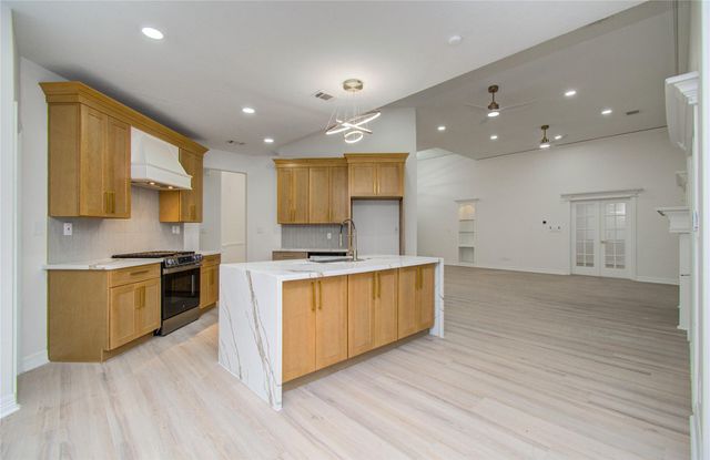 8001 Hills Parkway, Montgomery, TX 77316