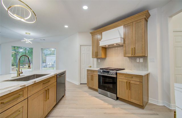 8001 Hills Parkway, Montgomery, TX 77316