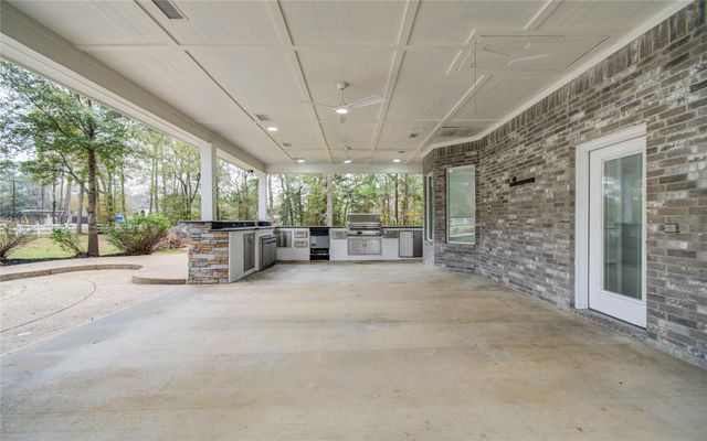 8001 Hills Parkway, Montgomery, TX 77316