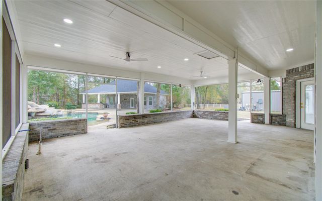 8001 Hills Parkway, Montgomery, TX 77316