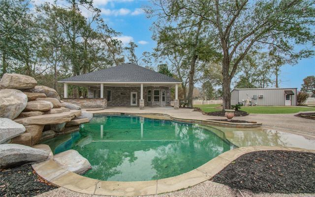 8001 Hills Parkway, Montgomery, TX 77316