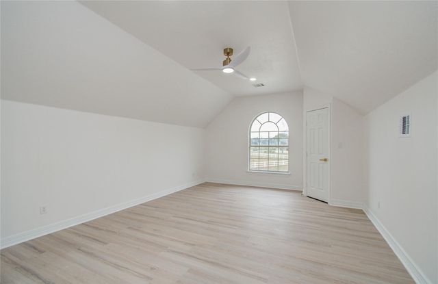 8001 Hills Parkway, Montgomery, TX 77316