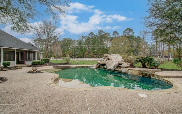 8001 Hills Parkway, Montgomery, TX 77316