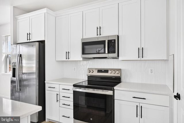 4172 FOXHAVEN DR, Bealeton, VA 22712