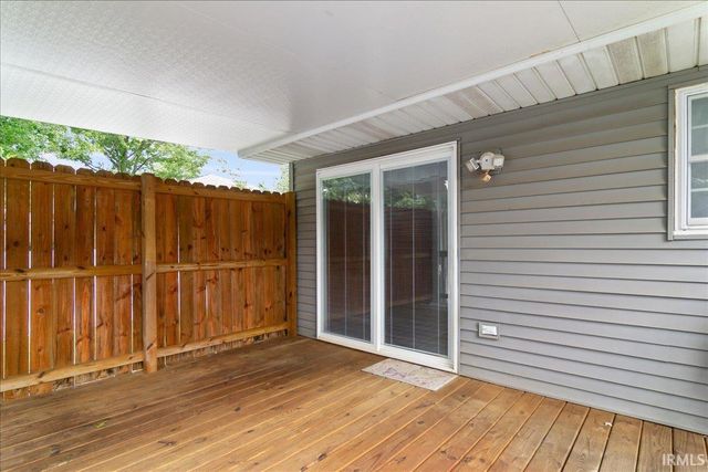 6899 Pleasant Valley Court, Newburgh, IN 47630