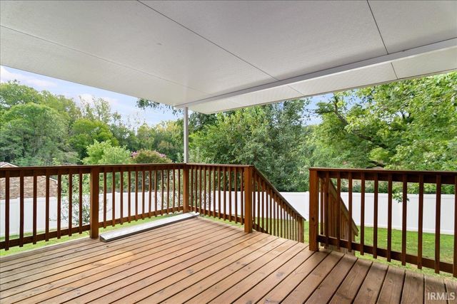 6899 Pleasant Valley Court, Newburgh, IN 47630