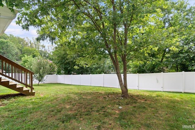 6899 Pleasant Valley Court, Newburgh, IN 47630