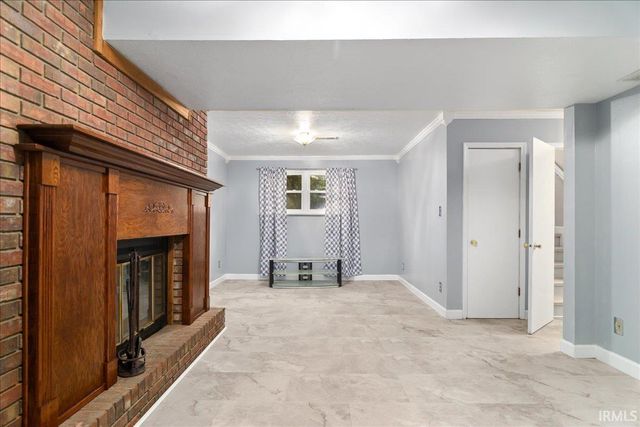 6899 Pleasant Valley Court, Newburgh, IN 47630
