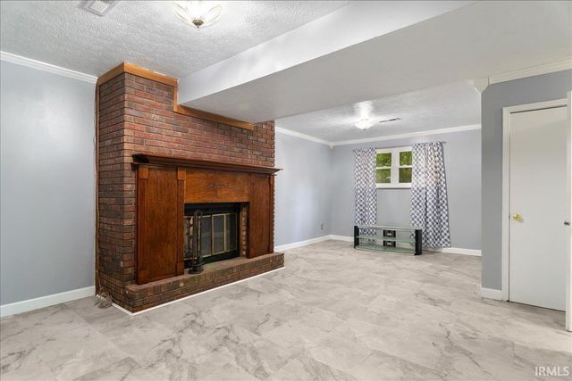 6899 Pleasant Valley Court, Newburgh, IN 47630