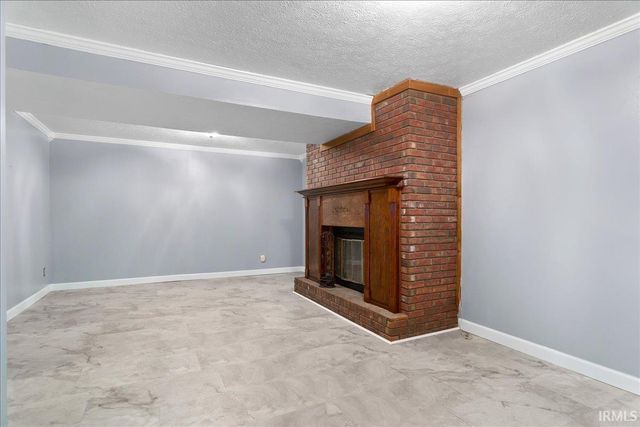 6899 Pleasant Valley Court, Newburgh, IN 47630