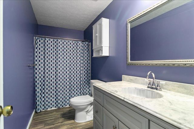 6899 Pleasant Valley Court, Newburgh, IN 47630