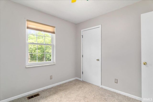 6899 Pleasant Valley Court, Newburgh, IN 47630