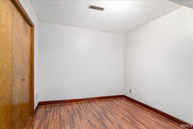 6899 Pleasant Valley Court, Newburgh, IN 47630