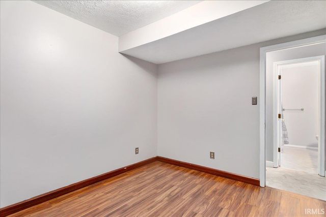 6899 Pleasant Valley Court, Newburgh, IN 47630