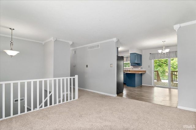 6899 Pleasant Valley Court, Newburgh, IN 47630