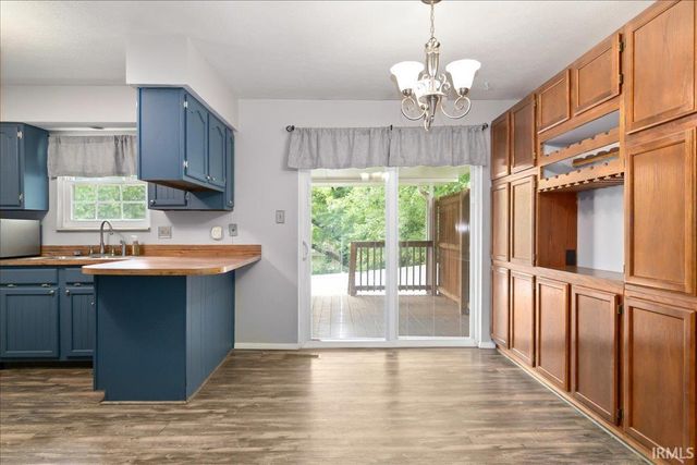 6899 Pleasant Valley Court, Newburgh, IN 47630
