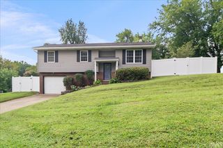 6899 Pleasant Valley Court, Newburgh, IN 47630