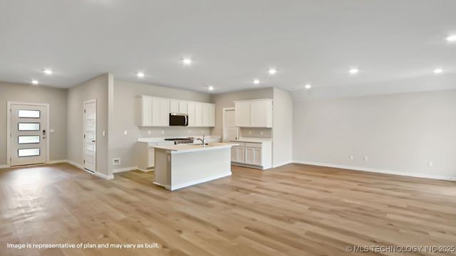 10120 E 131st Place S, Bixby, OK 74008