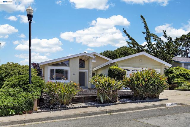 247 Sparrow Dr, Hercules, CA 94547