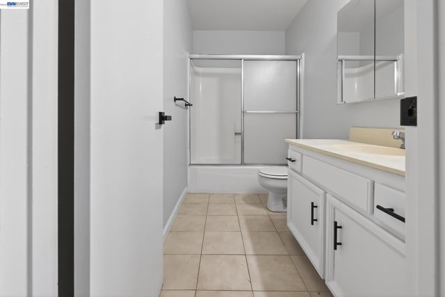 247 Sparrow Dr, Hercules, CA 94547