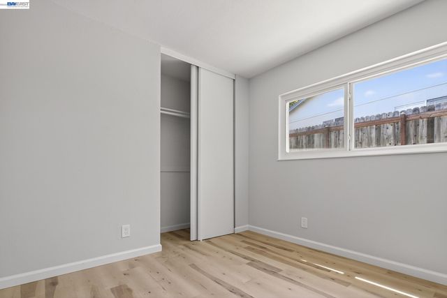 247 Sparrow Dr, Hercules, CA 94547