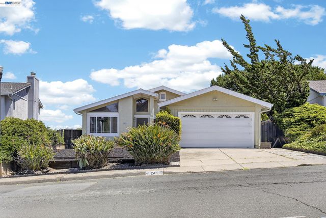 247 Sparrow Dr, Hercules, CA 94547