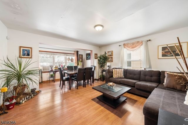 526 Jackson Ave, Elizabeth City, NJ 07201