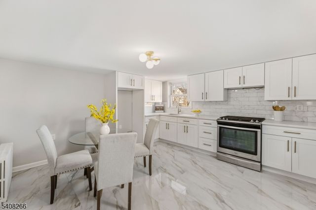 526 Jackson Ave, Elizabeth City, NJ 07201