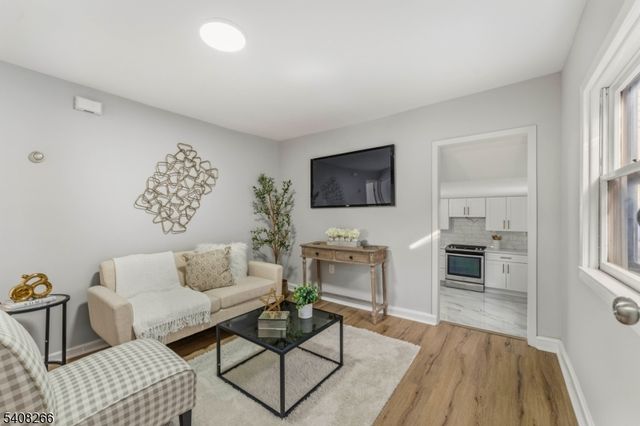 526 Jackson Ave, Elizabeth City, NJ 07201