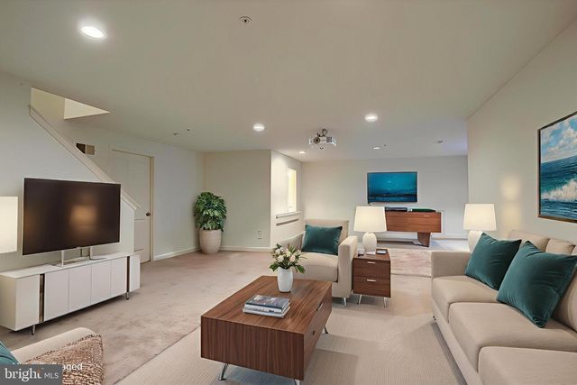 36 SIMON COURT, Mechanicsburg, PA 17050