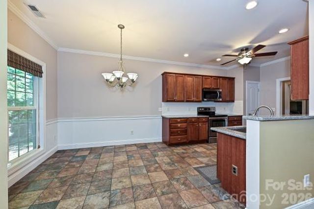 2715 Lakeview Circle, Matthews, NC 28105
