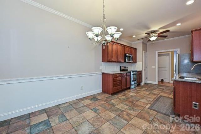 2715 Lakeview Circle, Matthews, NC 28105