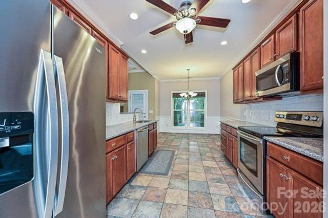 2715 Lakeview Circle, Matthews, NC 28105