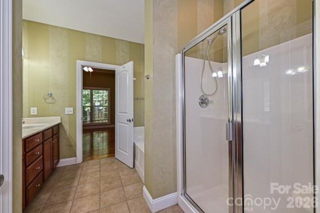 2715 Lakeview Circle, Matthews, NC 28105