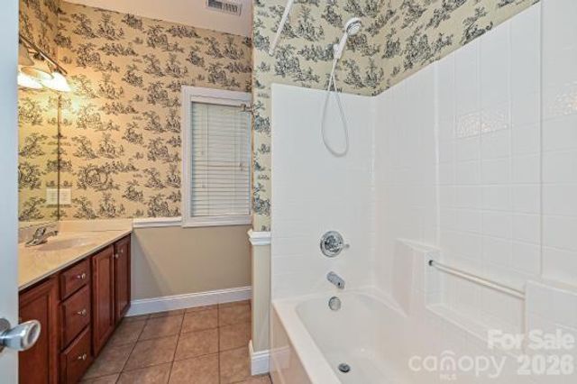 2715 Lakeview Circle, Matthews, NC 28105