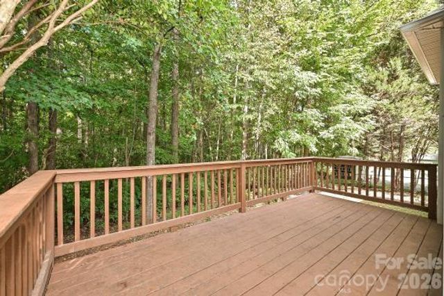 2715 Lakeview Circle, Matthews, NC 28105