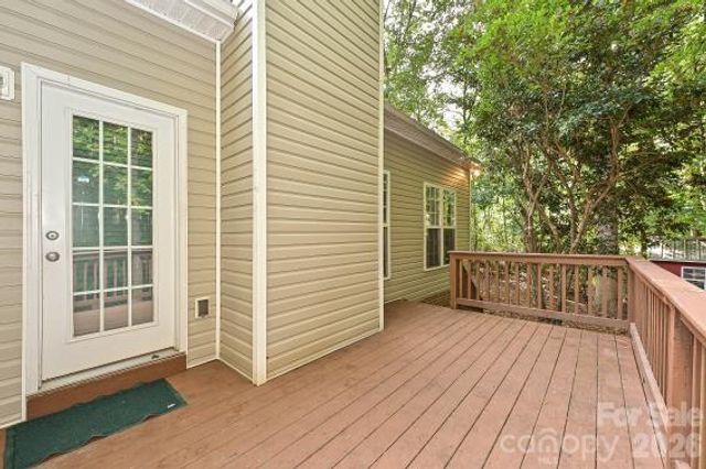 2715 Lakeview Circle, Matthews, NC 28105