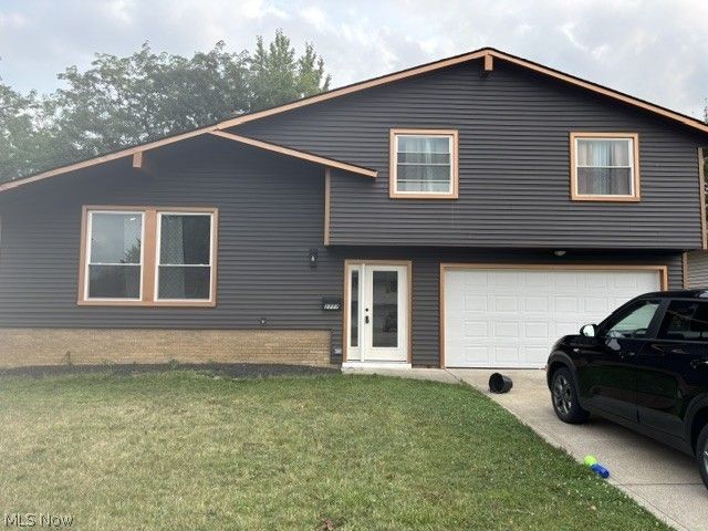 2777 Friar Drive, Parma, OH 44134