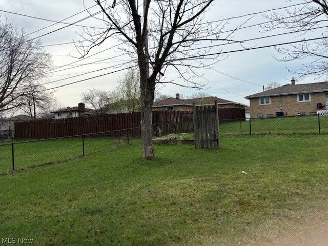 2777 Friar Drive, Parma, OH 44134