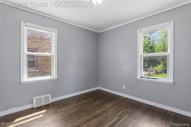 19759 Strathmoor Street, Detroit, MI 48235