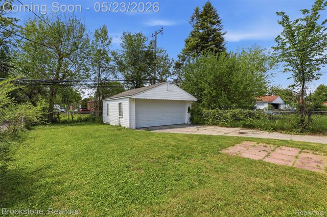 19759 Strathmoor Street, Detroit, MI 48235