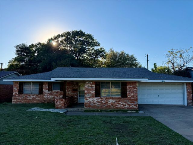 1213 Mary Drive, Hurst, TX 76053
