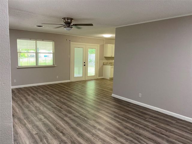 1213 Mary Drive, Hurst, TX 76053