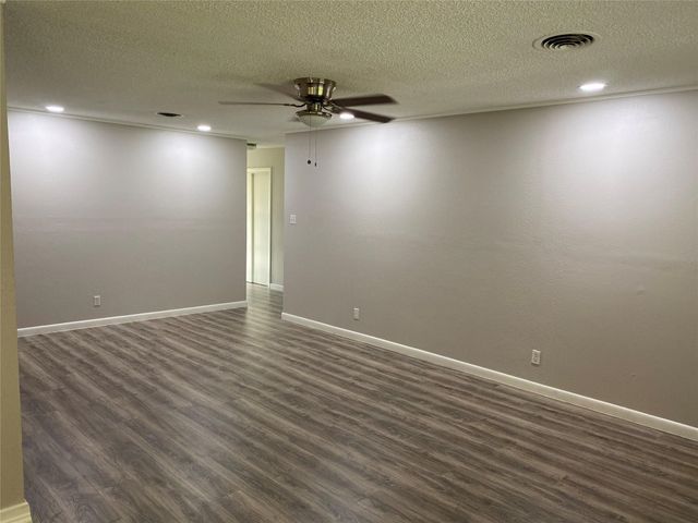 1213 Mary Drive, Hurst, TX 76053