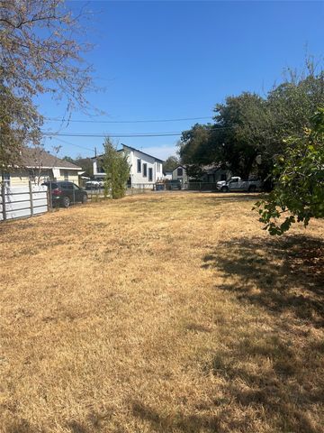715 N Tillery Avenue, Dallas, TX 75211