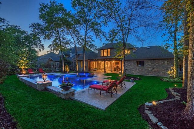 71 Player Oaks Place, The Woodlands, TX 77382